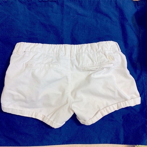 Abercrombie and Fitch white shorts - Picture 4 of 4